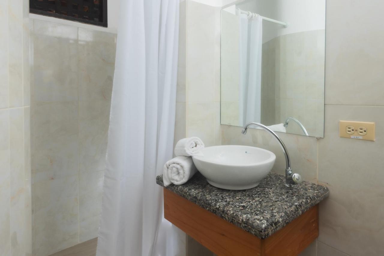 Hostal North Seymour Puerto Ayora  Dış mekan fotoğraf
