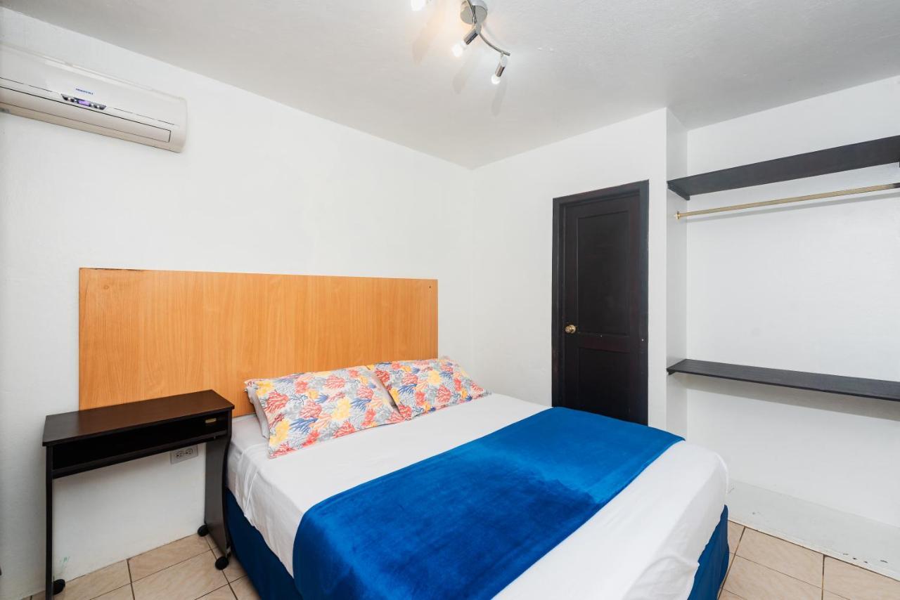 Hostal North Seymour Puerto Ayora  Dış mekan fotoğraf